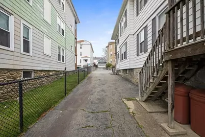 34 Dartmouth St, Worcester, MA 01604 - Photo 40