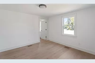 10 Winthrop Avenue, Oak Bluffs, MA 02557 - Photo 6