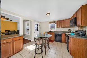 107 Apsley St, Hudson, MA 01749 - Photo 4
