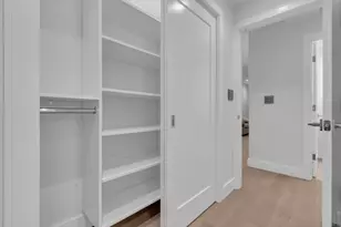 708 E 6th St, Boston, MA 02127 - Photo 8