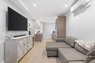 708 E 6th St, Boston, MA 02127 - Photo 4
