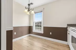 25 Essex Green Ln, Peabody, MA 01960 - Photo 18