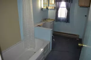 107 Whalom Rd, Lunenburg, MA 01462 - Photo 8