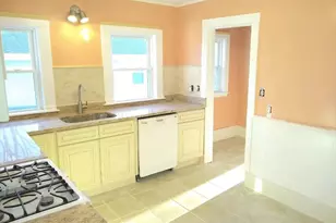 7 Grand St, Reading, MA 01867 - Photo 8
