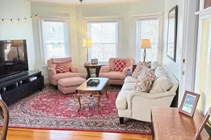 7 Grand St, Reading, MA 01867 - Photo 4