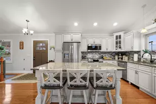 200 Narragansett Ave, Lanesborough, MA 01237 - Photo 6