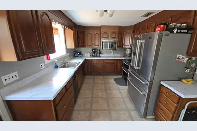 142 Marion Cir, Ludlow, MA 01056 - Photo 14