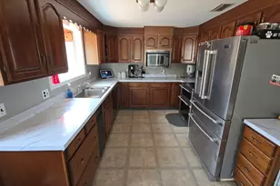 142 Marion Cir, Ludlow, MA 01056 - Photo 14