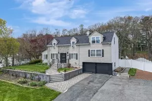 216 Lynn Fells Pkwy, Saugus, MA 01906 - Photo 4