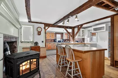 19 Ash St, Marlborough, MA 01752 - Photo 10