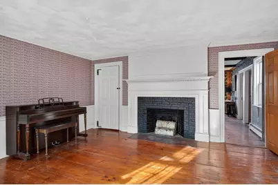 19 Ash St, Marlborough, MA 01752 - Photo 6