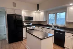 61 Wollaston Ave, Arlington, MA 02476 - Photo 2