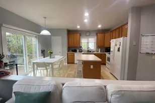 46 Tulip Cir, Grafton, MA 01560 - Photo 8