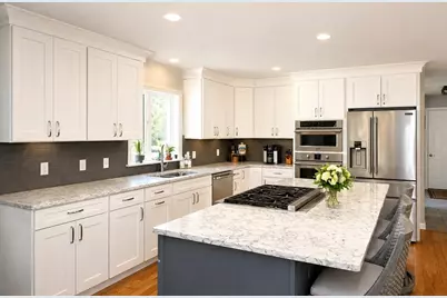 352 North Ave, Rochester, MA 02770 - Photo 8