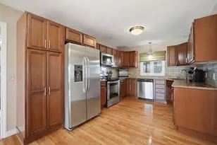 210 Winton St, Springfield, MA 01118 - Photo 8