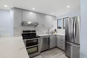 60 Brackett Pl, Marblehead, MA 01945 - Photo 6