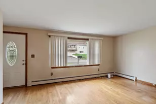 11 Cromie St, Clinton, MA 01510 - Photo 6