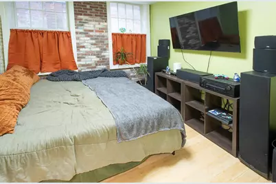 270 Pleasant Street, Northampton, MA 01060 - Photo 24