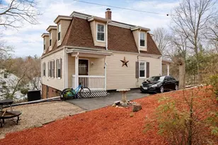 17 Fairview St, Fitchburg, MA 01420 - Photo 2