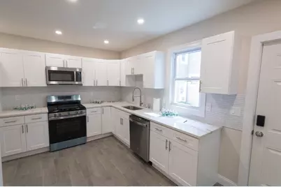 11 Mount Pleasant St #1, Waltham, MA 02452 - Photo 6