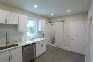 11 Mt Pleasant St, Waltham, MA 02452 - Photo 14