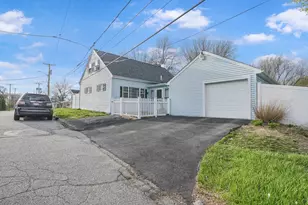 96 Star St, Fall River, MA 02724 - Photo 2
