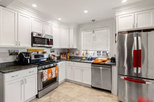 883 Grinnell St, Fall River, MA 02721 - Photo 14