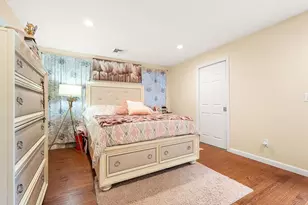 883 Grinnell St, Fall River, MA 02721 - Photo 6