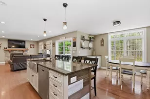 32-1/2 E Howland Rd, Freetown, MA 02717 - Photo 8