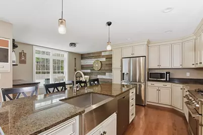 32-1/2 E Howland Rd, Freetown, MA 02717 - Photo 12