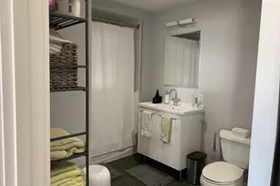2 Earhart St, Cambridge, MA 02141 - Photo 8