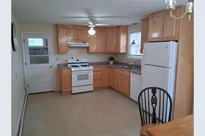 43 Robin Rd, Worcester, MA 01604 - Photo 8