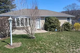 43 Robin Rd, Worcester, MA 01604 - Photo 1