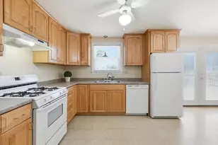 43 Robin Rd, Worcester, MA 01604 - Photo 8