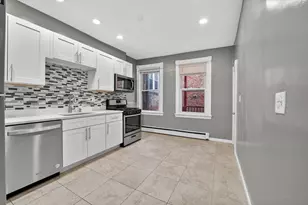 129 Harrishof, Boston, MA 02121 - Photo 4