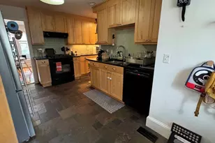 155 Prospect St, Northampton, MA 01060 - Photo 4