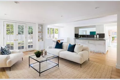 191 Newton St, Brookline, MA 02445 - Photo 8