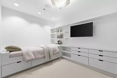 9 W Broadway #618, Boston, MA 02127 - Photo 4