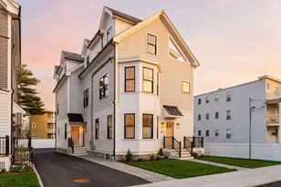 17 S Waverly St, Boston, MA 02135 - Photo 2