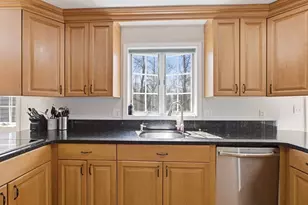 28 Lancelot Ct, Norwood, MA 02062 - Photo 16