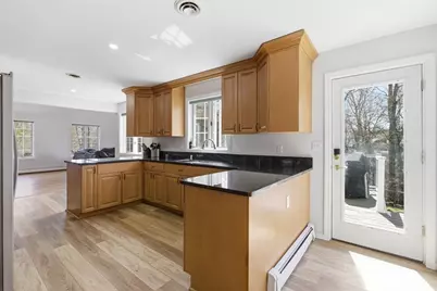 28 Lancelot Ct, Norwood, MA 02062 - Photo 14
