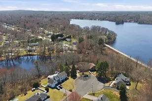 28 Lancelot Ct, Norwood, MA 02062 - Photo 2