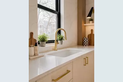 17 South Waverly St, Boston, MA 02135 - Photo 6