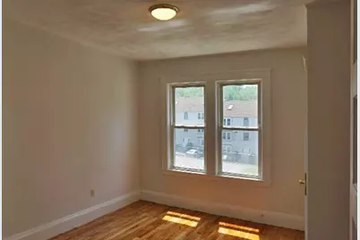381 Crescent St #01, Waltham, MA 02453 - Photo 6