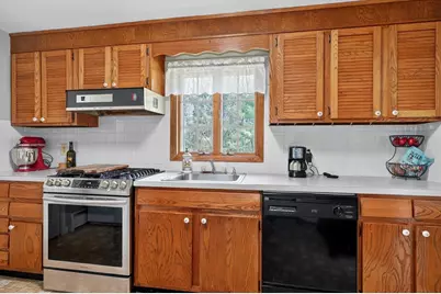 14 Mohawk Dr, Northborough, MA 01532 - Photo 6