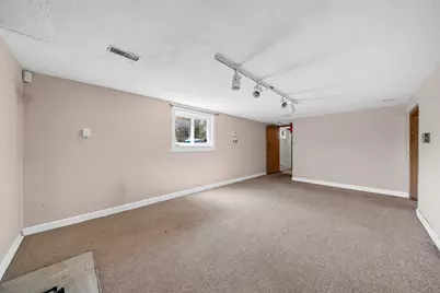 525 Winthrop St, Medford, MA 02155 - Photo 36