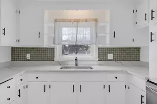525 Winthrop St, Medford, MA 02155 - Photo 10