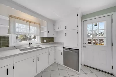 525 Winthrop St, Medford, MA 02155 - Photo 12