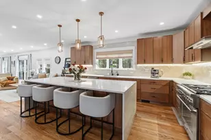 7 Circle Dr, Dover, MA 02030 - Photo 4
