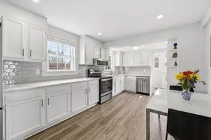 7 Cherry St, Southborough, MA 01745 - Photo 2